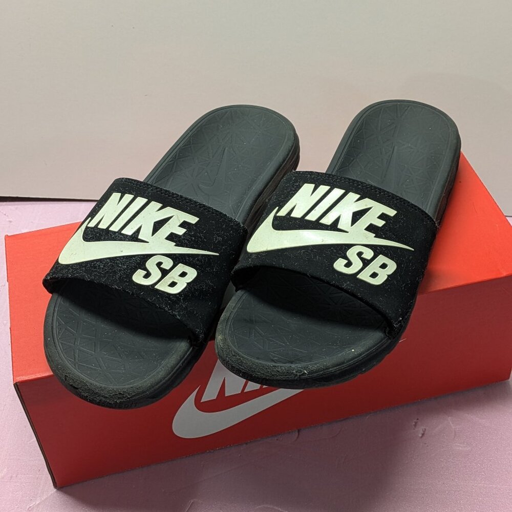 Nike slides